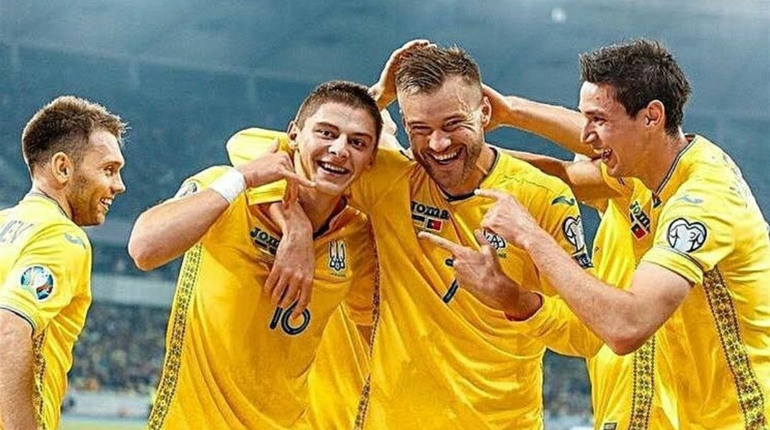 Сборная Украины впервые преодолела барьер группового этапа Чемпионата Европы и вышла в плей-офф