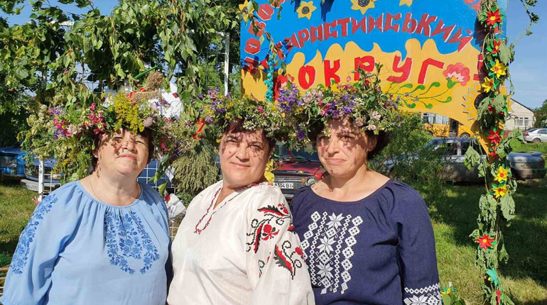 Новоолександрівці до пиріжків ще й тортів напекли