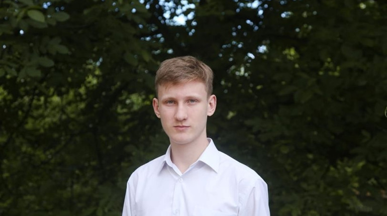 Випускник Кіцманської гімназії Денис Симотюк отримав із 4 предметів ЗНО понад 190 балів
