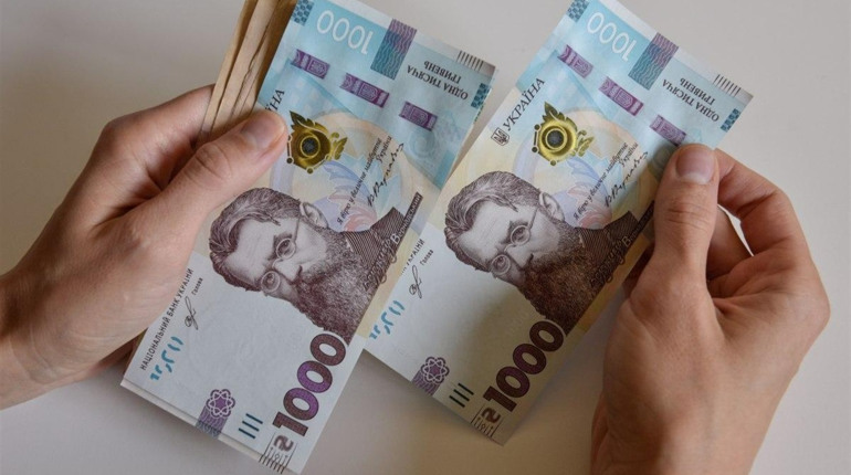 76 чернігівських школярів отримають матеріальну допомогу від міста. Хто і чому?