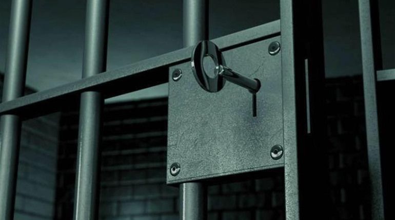 У Старокостянтинові чотирьох чоловіків засудили за розбійний напад