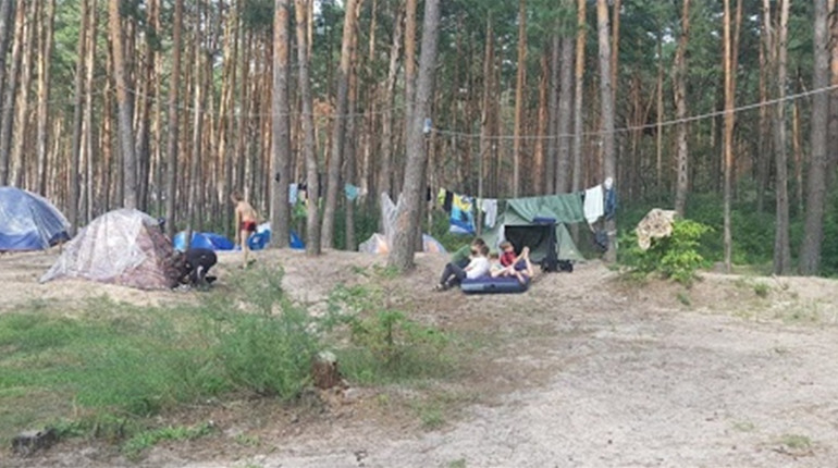Дітей запрошують до наметового табору на березі р. Десни