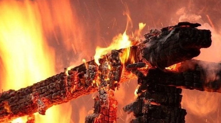 У Радижеві блискавка спалила хлів