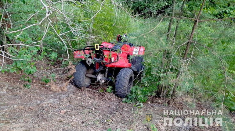 У Сарненському районі загинув неповнолітній водій квадроцикла: пасажира госпіталізували