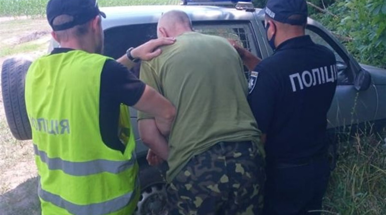 У селищі Вороніж, що на Шосткинщині син вбив та розчленував свою матір