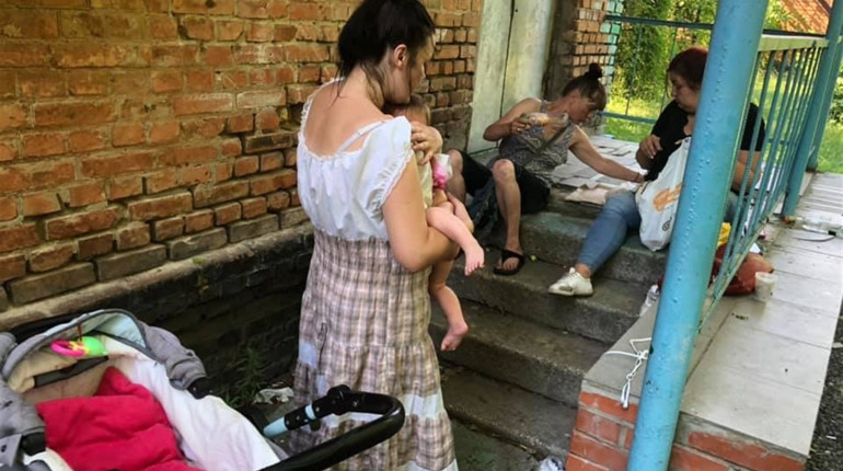 У Ніжині через недбальство матері постраждала маленька дитина. У неї струс мозку, забої, гематоми