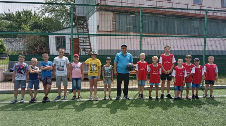В міському таборі відпочинку «Гарт» відбулися змагання з нагоди Дня спорту: фотозвіт