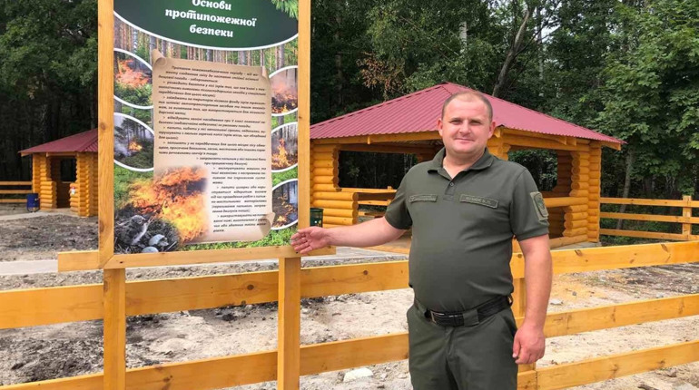 З альтанками, гойдалкою та піччю: у Городницькому лісгоспі облаштували зону для відпочинку