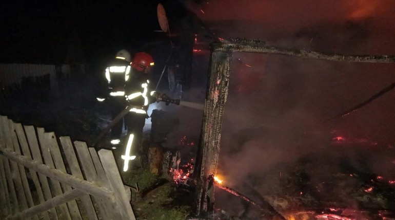 У Сарненському районі вогонь повністю знищив житловий будинок