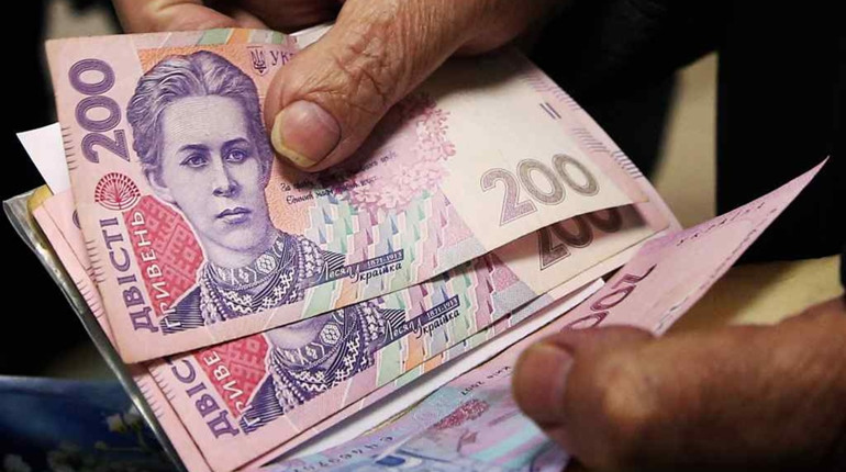 Пенсіонери віком від 75 років з жовтня отримуватимуть адресні виплати