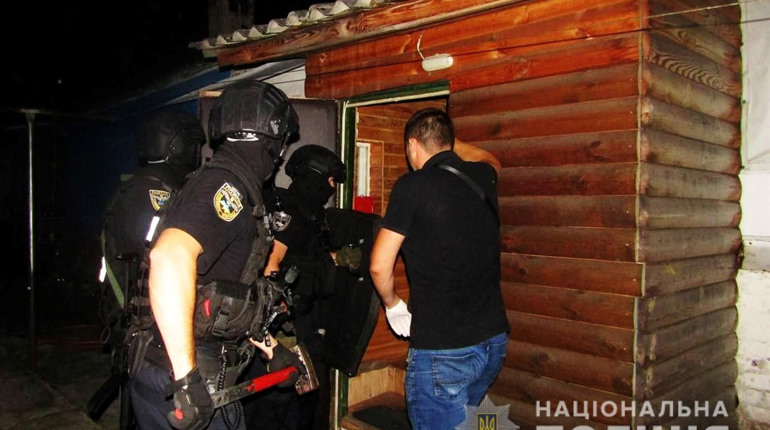 54-річний чоловік намагався зґвалтувати дитину. Дівчинка втекла