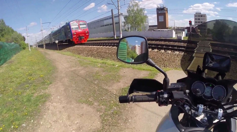 У Лужанах мотоцикліст з Шипинець потрапив під потяг "Львів-Чернівці"