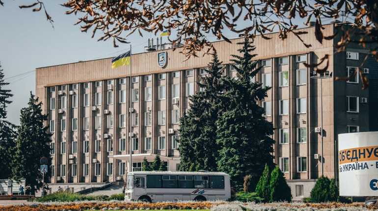 Ще більше коштів на покіс трави та на новий фонтан: зміни до програми благоустрою Нікополя