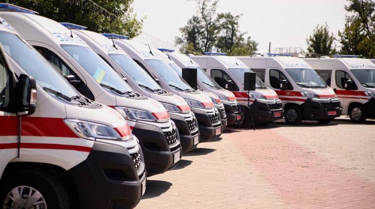 Бригади Нікопольської станції екстреної меддопомоги отримали нові «швидкі»: дізнайся подробиці
