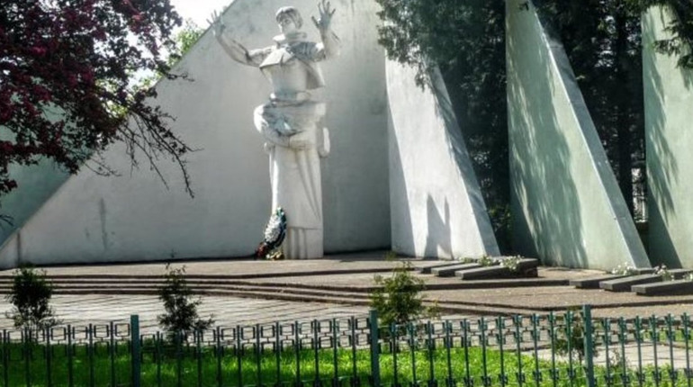 У Дрогобичі замінять меморіал «Вічного вогню»: у це намагається втрутитись російське консульство