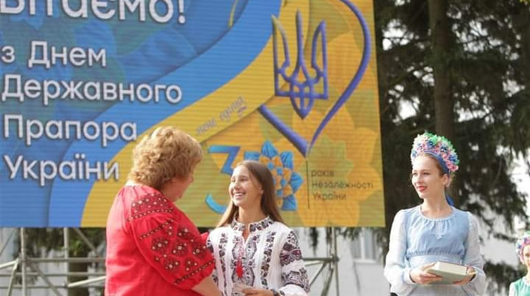 Учасники акції "Я- громадянин України" отримали паспорти у Батурині