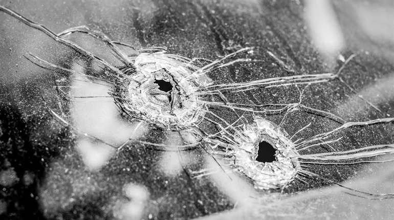 У Первомайську водія таксі обстріляли: триває слідство