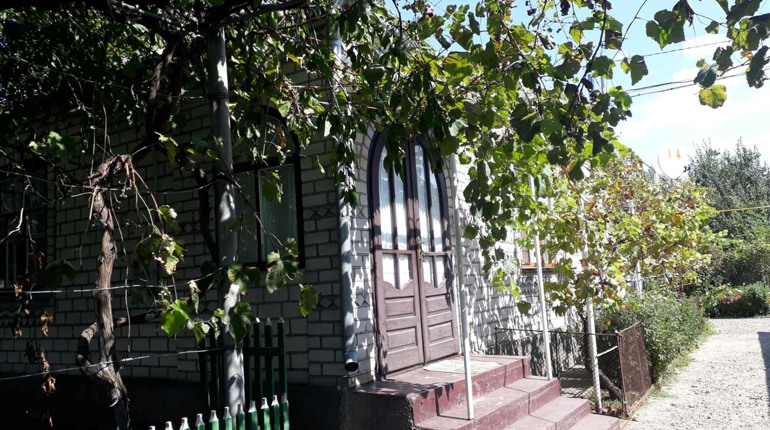 На станції Кам'яний Міст продають будинок із усіма зручностями