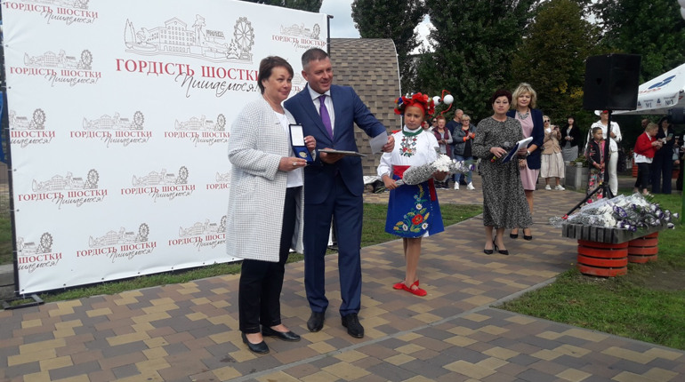 Народний депутат Ігор Молоток вручив відзнаки «Гордість Шостки»: хто їх отримав