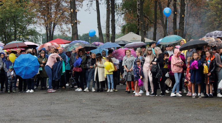 Попасна відсвяткувала День міста, навіть незважаючи на дощ: фоторепортаж