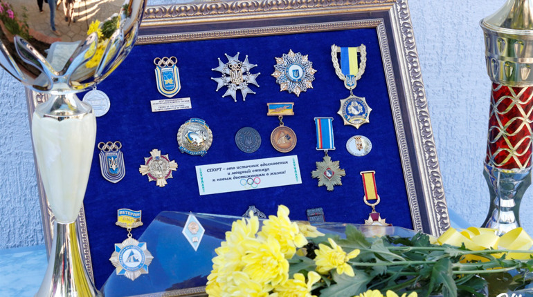 У Нікополі на честь Семена Рохкіна перейменували стадіон та відкрили меморіальну дошку: подробиці