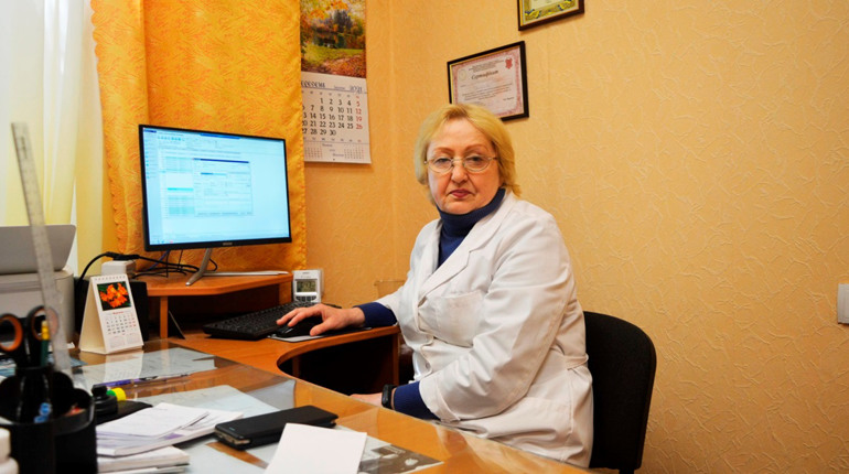 Як правильно сидіти за партою, щоб не нашкодити здоров'ю та не зіпсувати поставу. Поради лікаря