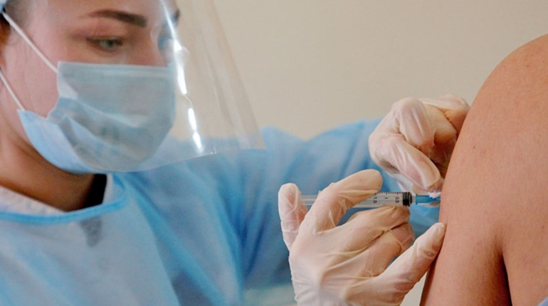 Де у Новоград-Волинському районі найменше вакцинованих освітян: статистика голови ОДА