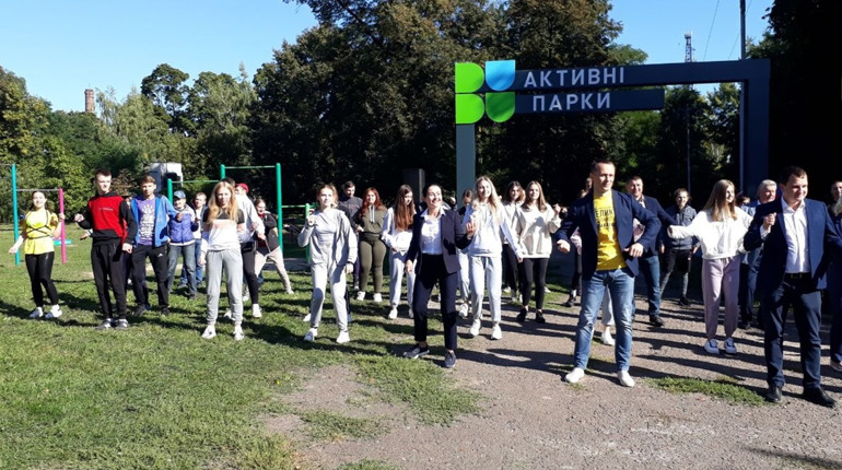 У парку Свободи відтепер можна займатись спортом разом із зірками спорту та шоу-бізнесу