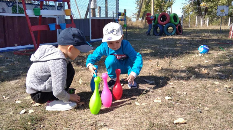 На Олімпійському тижні вихованці дитсадка “Ромашка” брали участь в іграх та естафетах