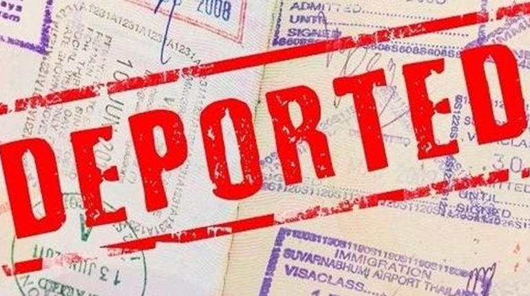У Новограді поліція перевірила документи двох іноземців: за що їх чекає депортація з України