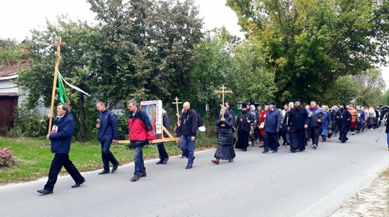 Шосткинські віряни чотири дні йтимуть Хресною ходою до Сафронієвої пустині