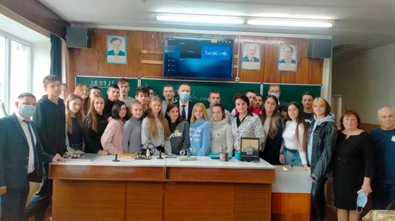Міністр Освіти та науки України Сергій Шкарлет відвідав Ніжин та побував у рідній школі