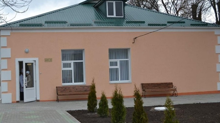 Старокостянтинівська лікарня розпочала госпіталізацію хворих на коронавірус