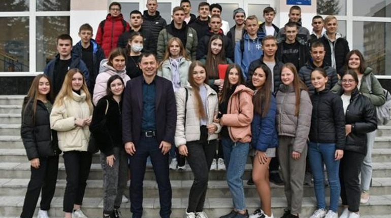 Розпочався новий навчальний рік у вже традиційній «Ядерній школі РАЕС»