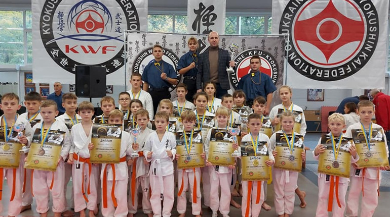 Первомайські каратисти завоювали Кубок Всеукраїнського чемпіонату Ukrainian Open Cup 2021