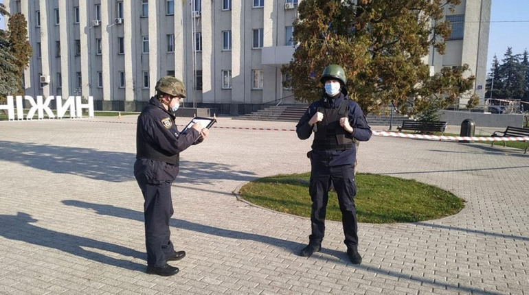 Через пакет зі сміттям на Чернігівщині евакуювали цілу міську раду