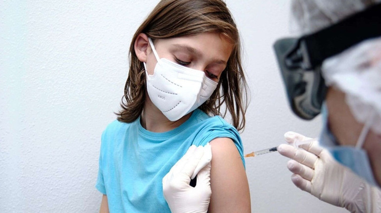 В Україні дозволили вакцинувати дітей від COVID-19: що потрібно знати?