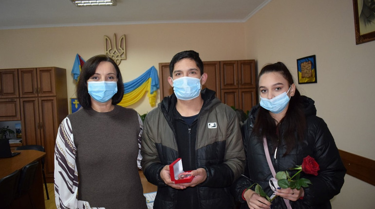 На Калущині юнак,який має статус дитини, позбавленої батьківського піклування, отримав власне житло