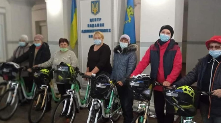 Соціальним працівникам подарували нові велосипеди