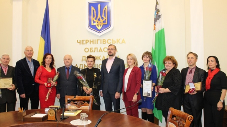 Ніжинські митці отримали високі звання напередодні свята