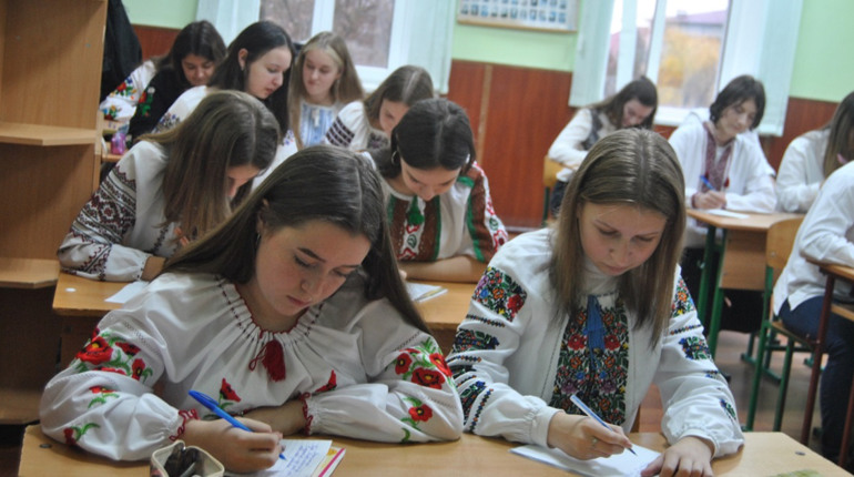 Радіодиктант-2021: яким він був цьогоріч і хто його писав у Городку