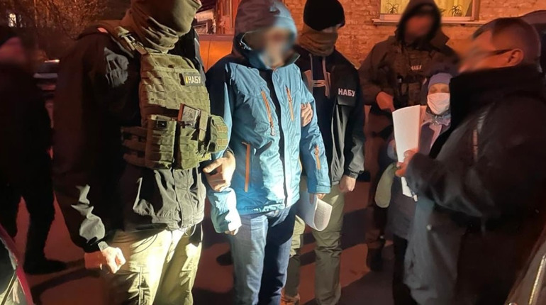 Суддю Чернігівського окружного адмінсуду затримали під час отримання хабаря