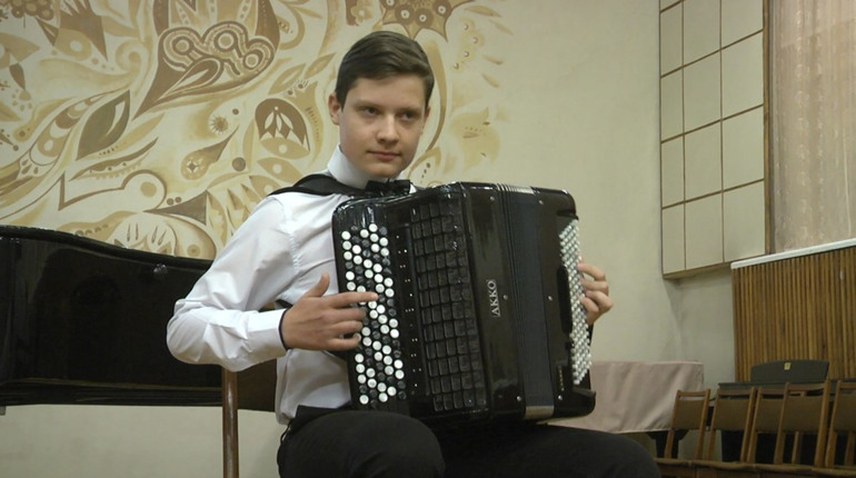 Юний баяніст Данило Лакоза став одним з найкращих у Всесвітньому конкурсі