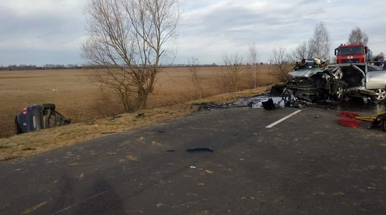 Двоє людей загинуло: поблизу Клишок сталося жахливе ДТП
