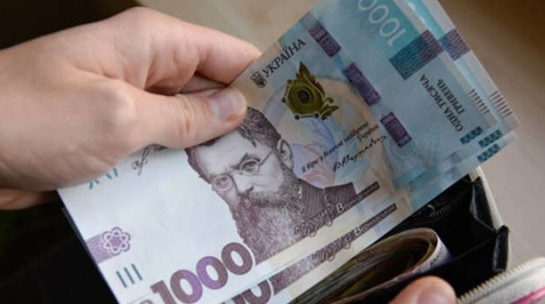 З 1 грудня 2021 року підвищується мінімальна зарплата: що варто знати херсонцям
