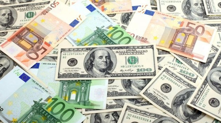 У Мамаївцях онук вкрав у бабусі гроші: 10 тисяч євро і 23 тисячі доларів