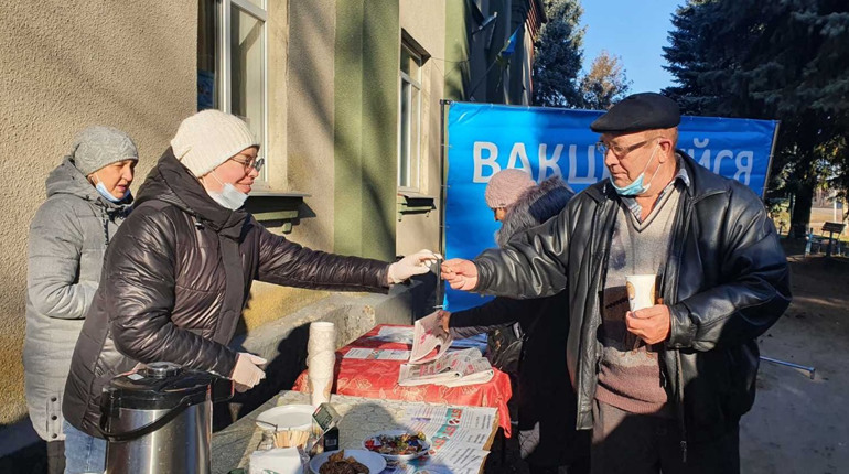 Саме ти зупиниш пандемію: в селі Покровське вакцинувалися за день 52 людини