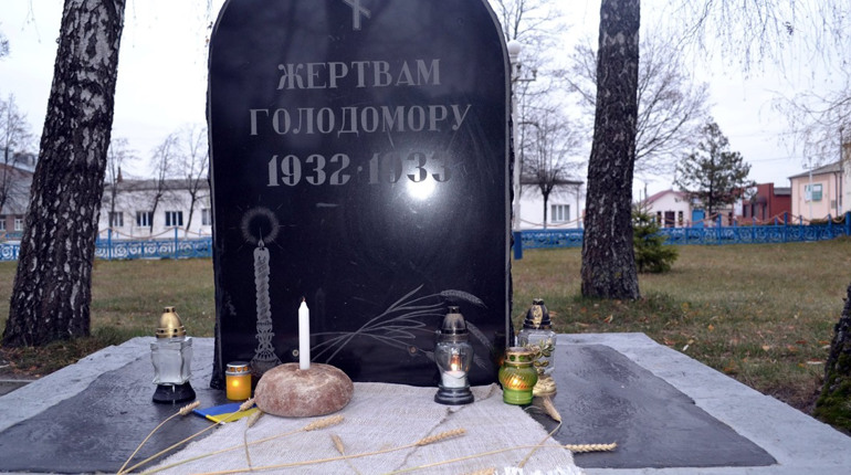 Запалімо Свічку пам'яті. Мітинг у Володимирці пройде біля Знаку Жертвам Голодоморів