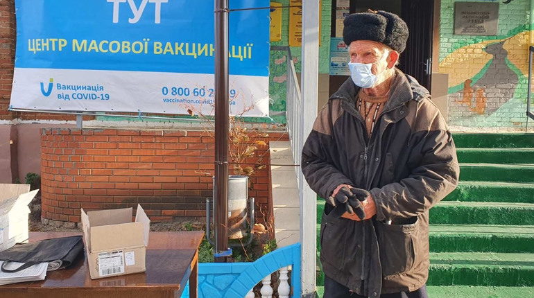 Вакцинація людей похилого віку: "Я вакцинований, бо хочу жити"