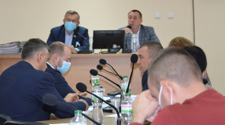 Вручили ордер на квартиру, заслухали нардепа та розподілили 27 мільйонів гривень. Сесія № 21